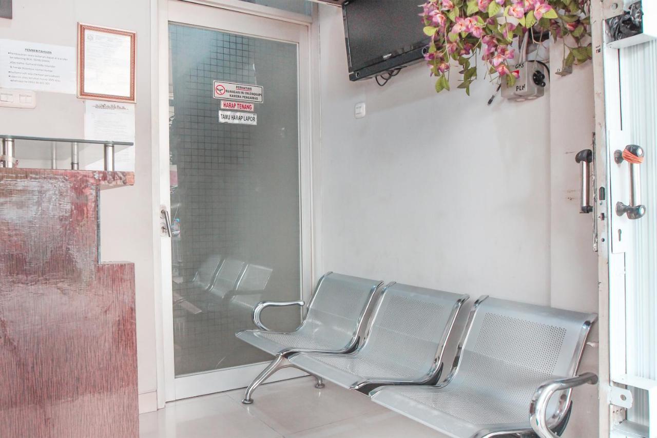 Oyo 383 Env Residence Jakarta Exterior foto